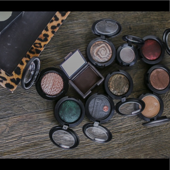 MAC Shadow Bundle of 11!🌸 - Picture 3 of 7